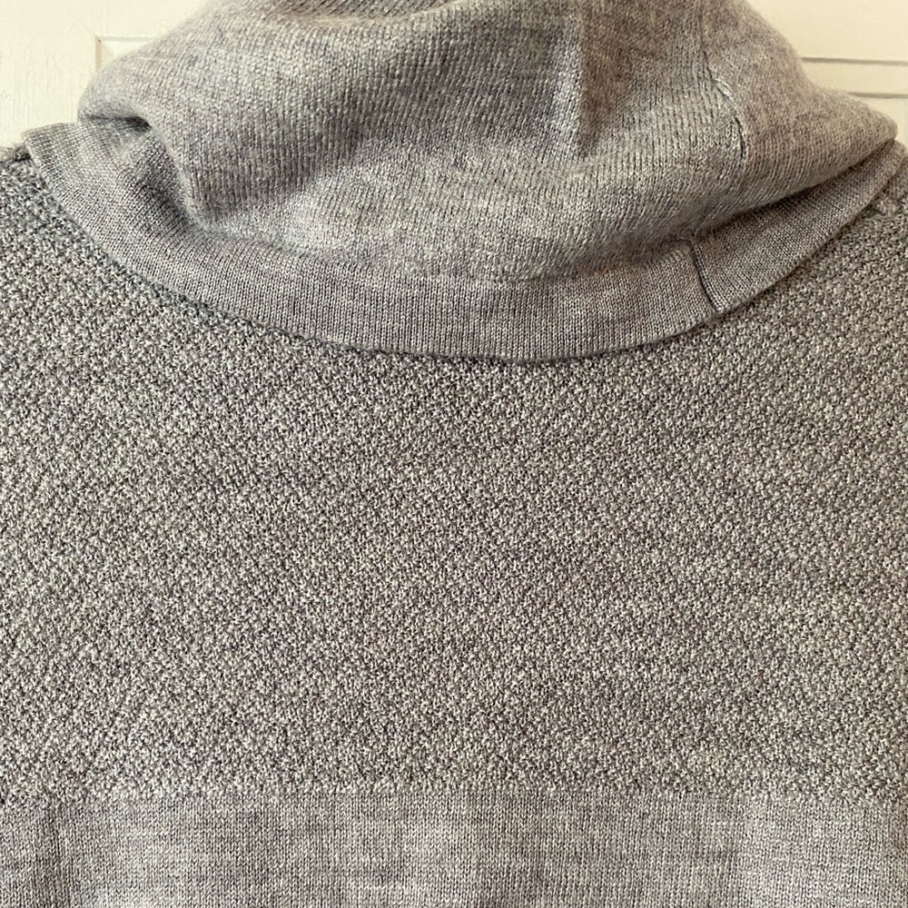 Adrienne Vittadini fine gauge 100% merino gray tunic cowl neck sweater L - Picture 6 of 7